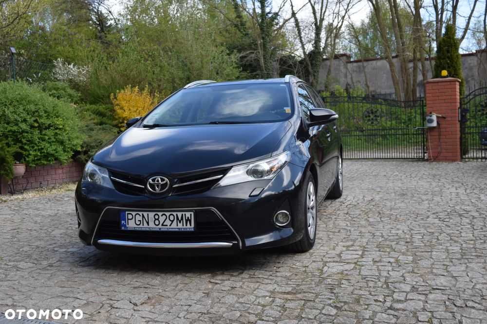 Toyota Auris 1.4 D-4D Design Edition - 1