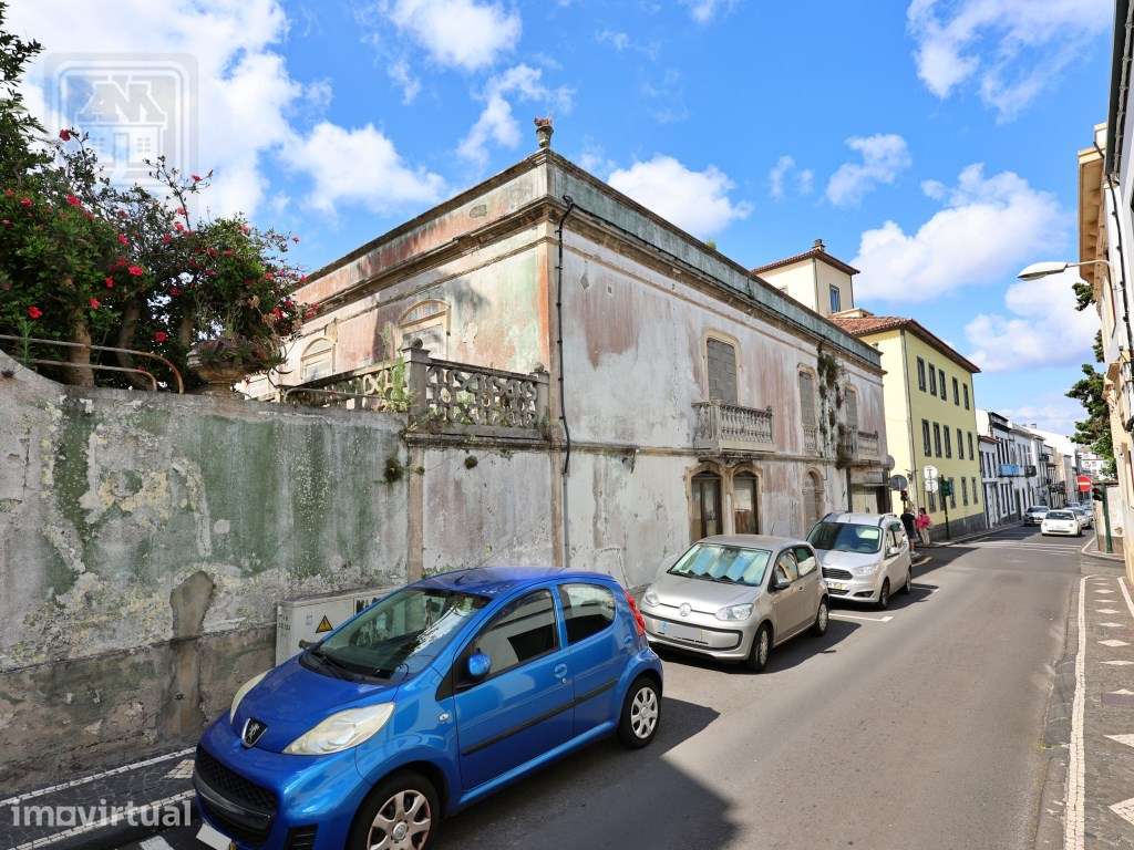 AMPLO EDIFÍCIO - MORADIA para VENDA no centro histórico de Ponta De... - Grande imagem: 5/6