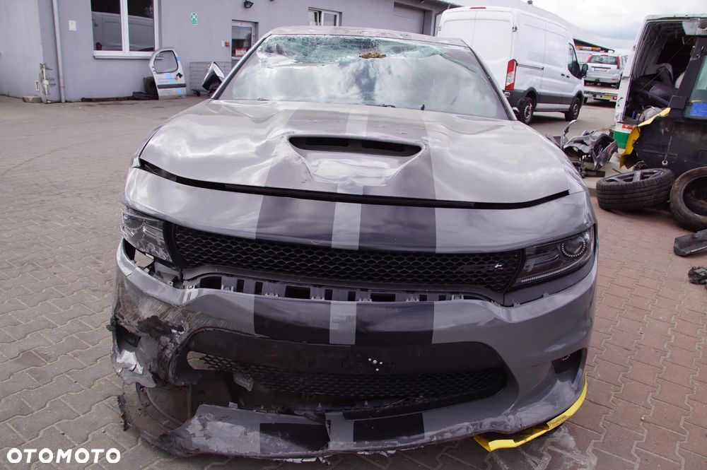Auto na części 692106889 Dodge Charger 5.7 hemi 272 kw rocznik 2019 klapa zderzak ćwiartka drzwi deska konsola poduszka sanki maska maglownica silnik skrzynia komputer sterownik - 18