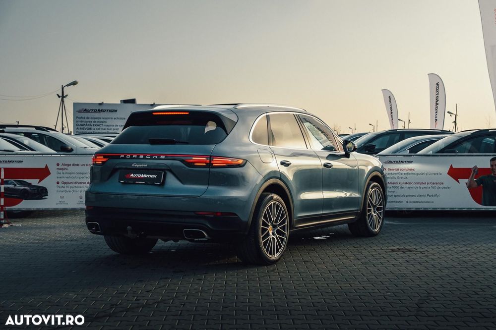 Porsche Cayenne - 5
