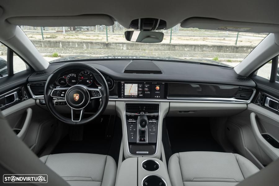 Porsche Panamera 4 S - 27