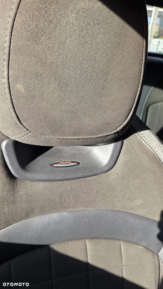 MINI Cooper S Sidewalk Trim - 19