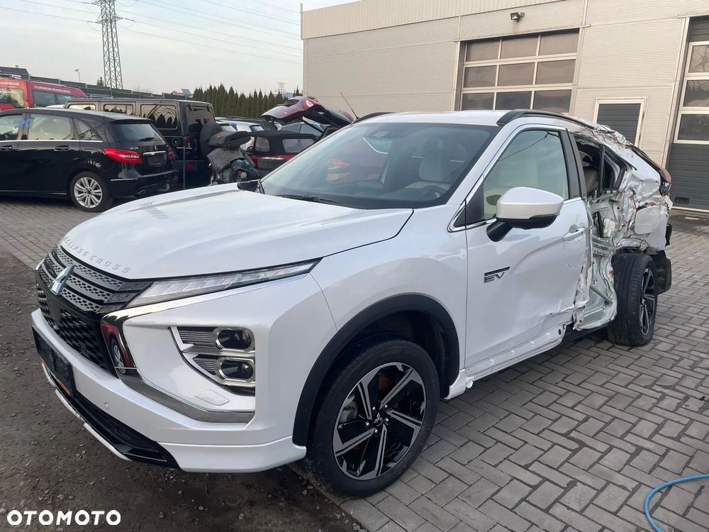Mitsubishi Eclipse Cross 4WD Plus Select - 2