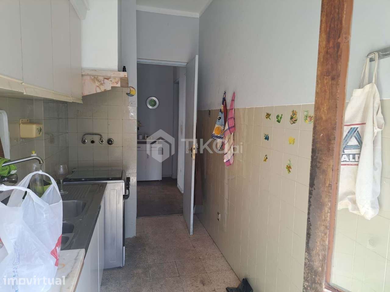 Oportunidade em Linda-a-Velha: Apartamento T1 com Enorme Potencial! - Grande imagem: 3/14