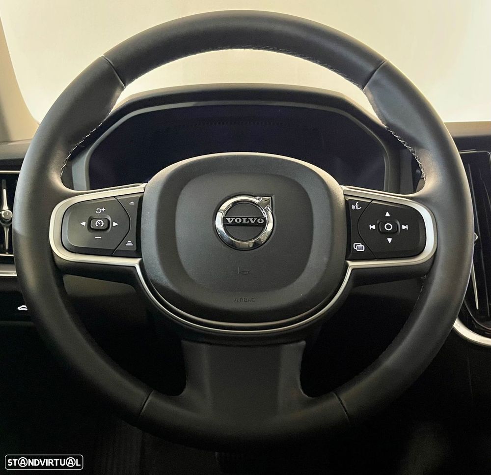 Volvo V60 2.0 T6 AWD TE Essential - 11