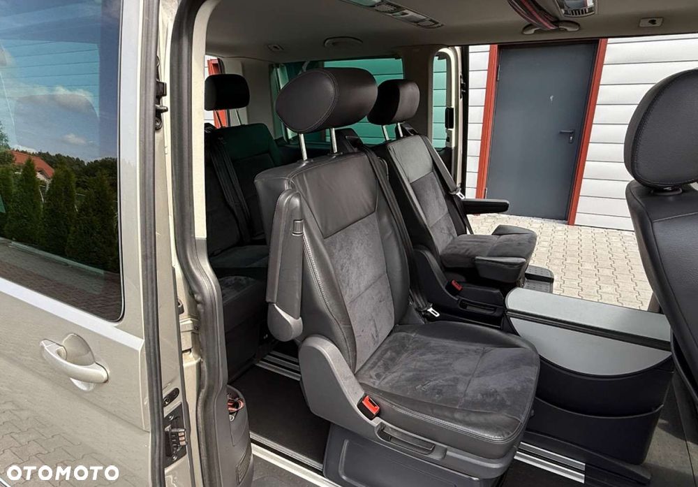 Volkswagen Multivan - 17
