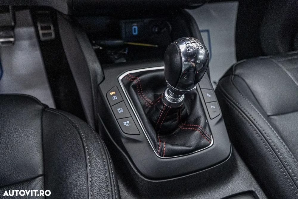 Ford Focus 1.0 EcoBoost 6MT MHEV ST-Line X - 25