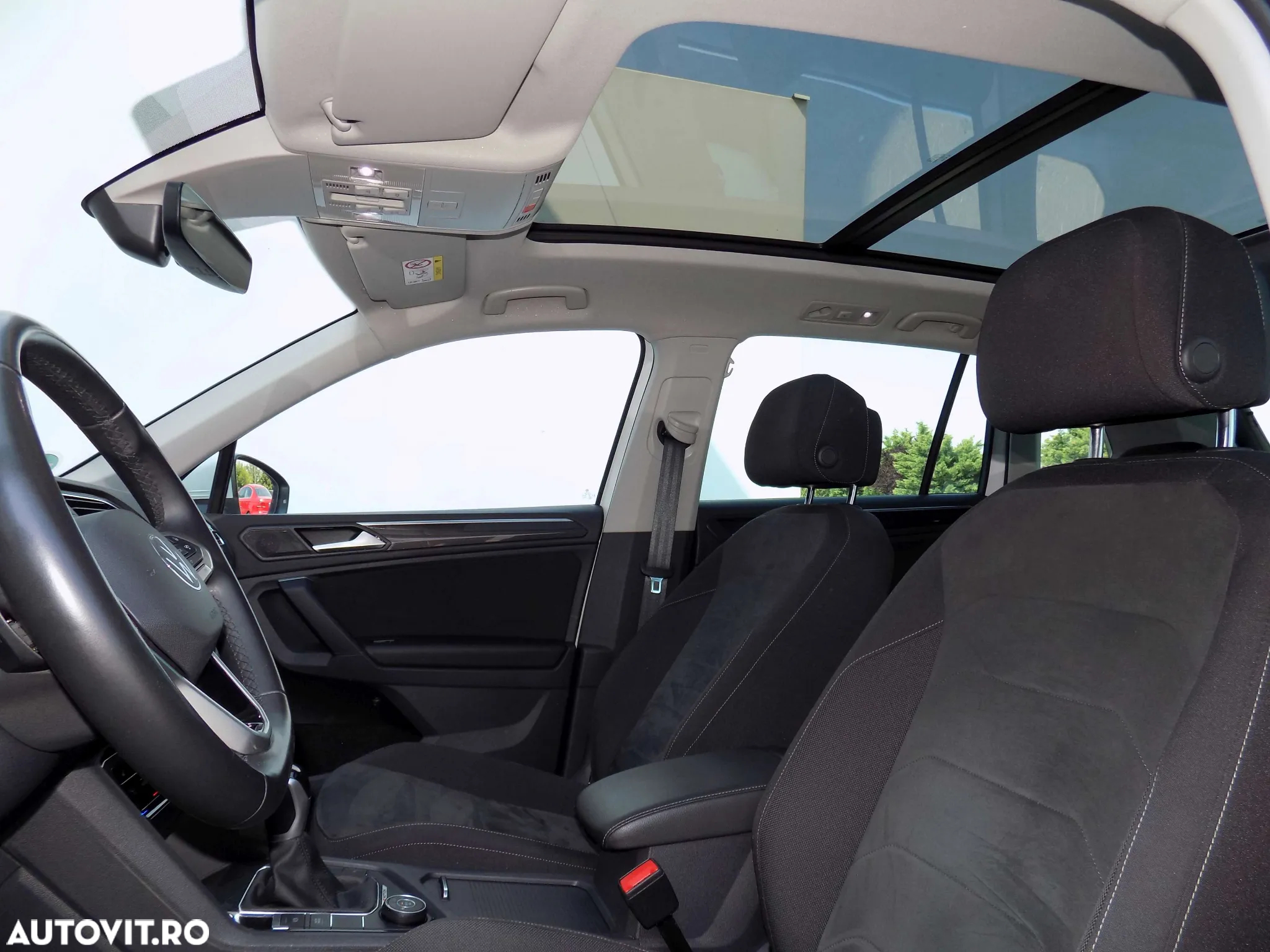Volkswagen Tiguan 2.0 TDI SCR 4MOTION DSG Elegance - 13