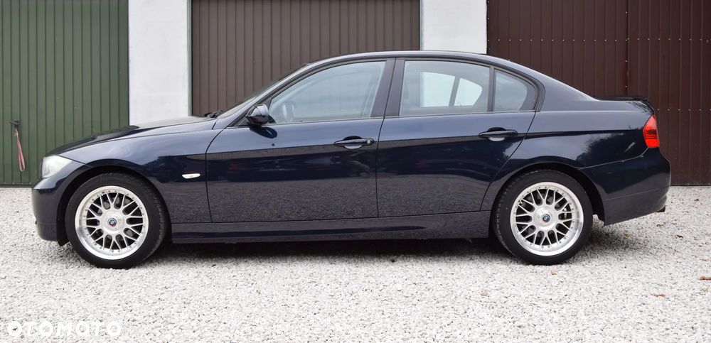 BMW Seria 3 318i - 4
