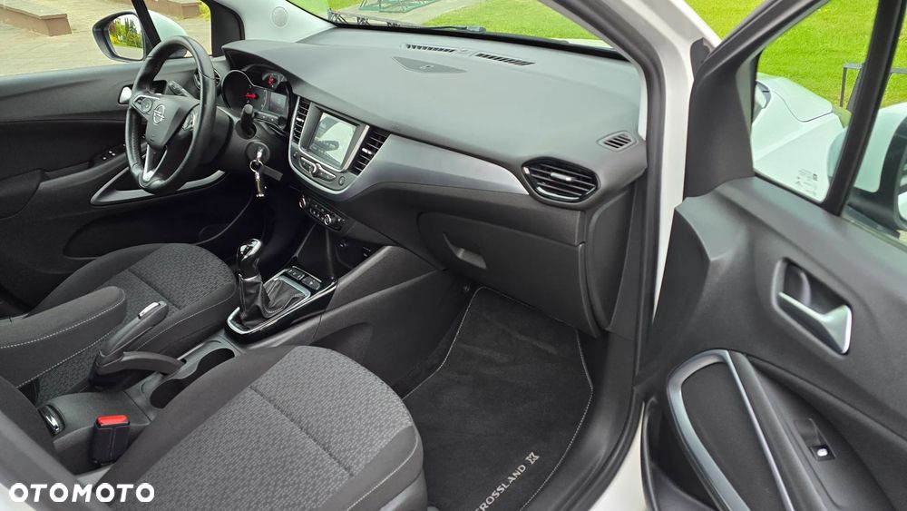 Opel Crossland X - 11