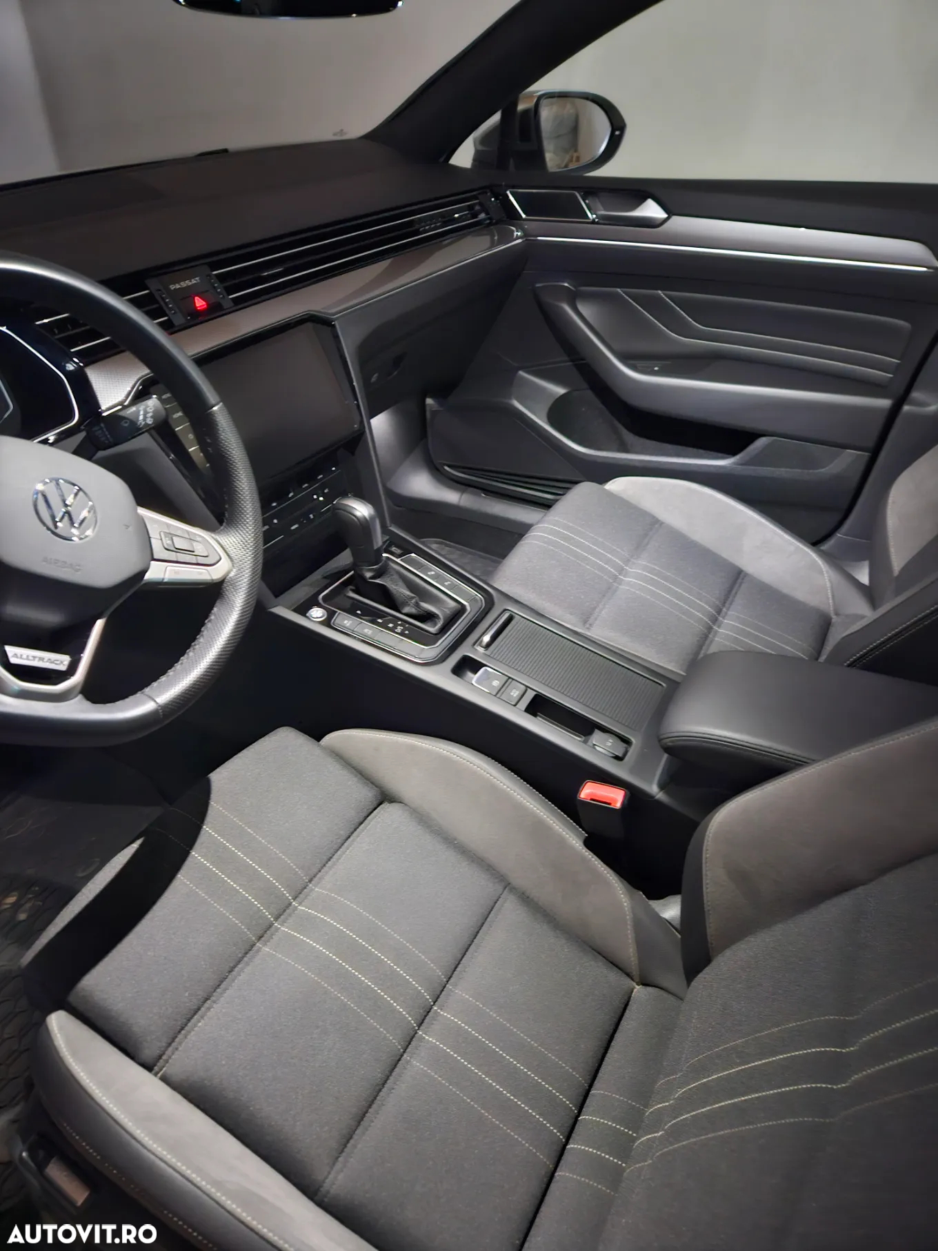 Volkswagen Passat Variant 2.0 TDI SCR DSG 4Motion Alltrack - 13