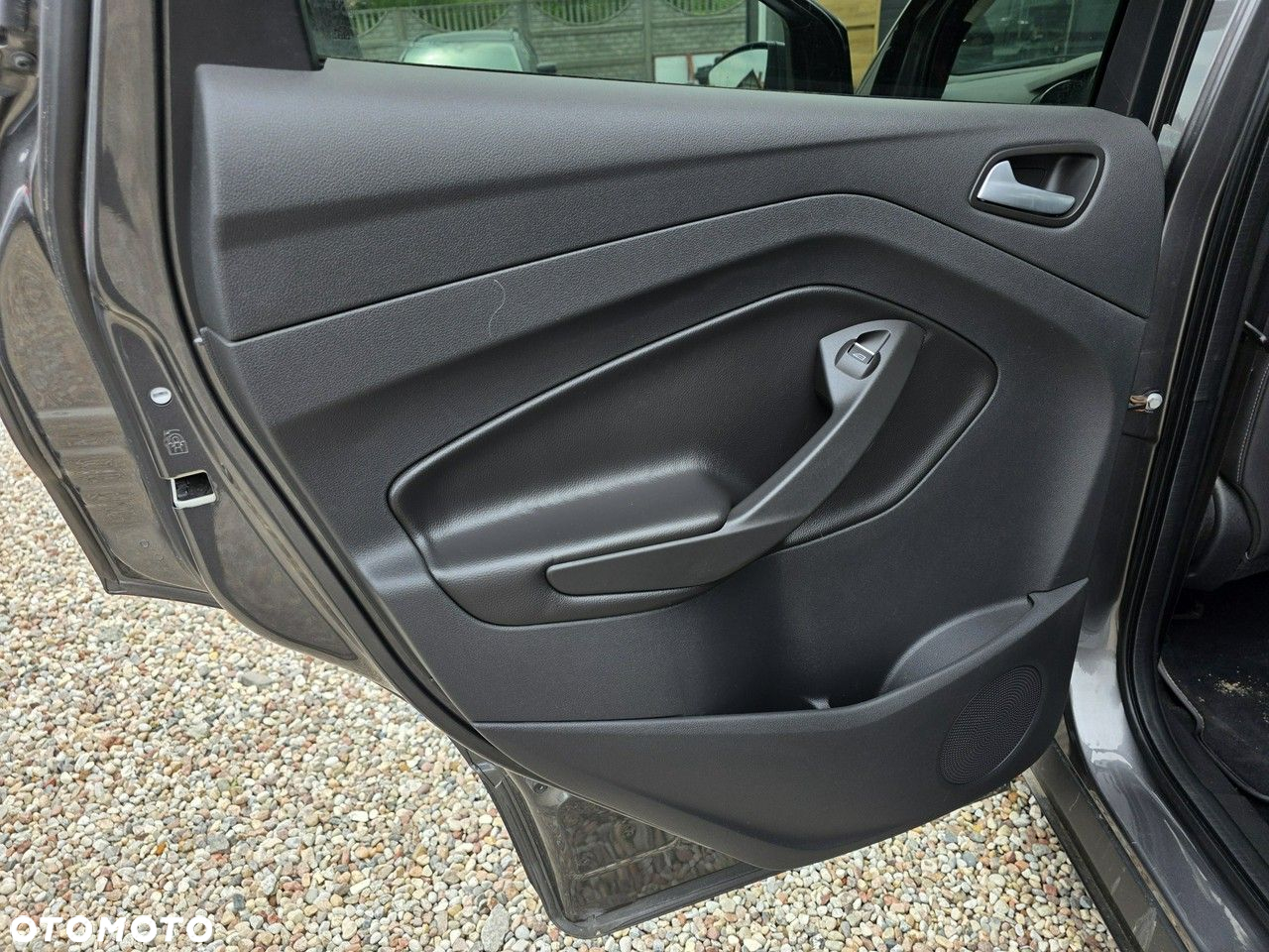 Ford Kuga 2.0 TDCi 2x4 Titanium - 26