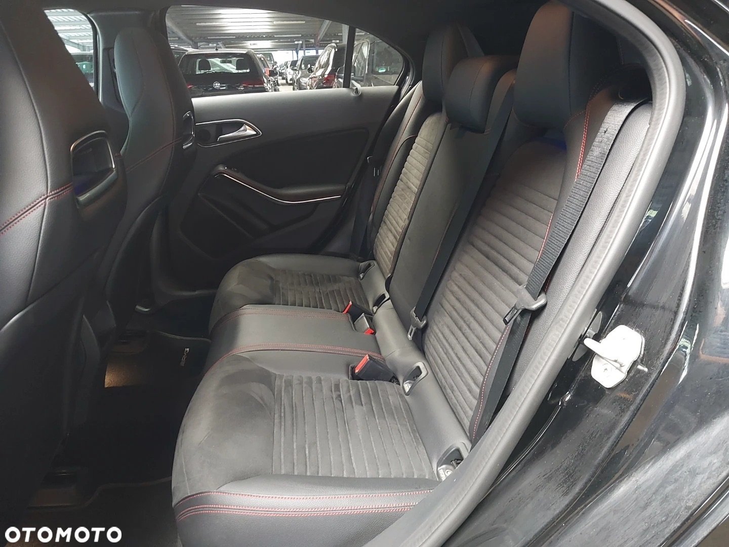 Mercedes-Benz Klasa A AMG 45 4Matic AMG Speedshift 7G-DCT - 26