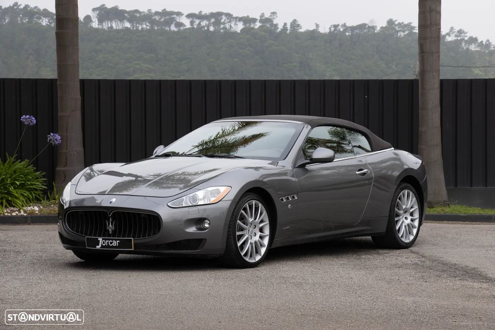 Maserati Grancabrio 4.7 V8 - 1