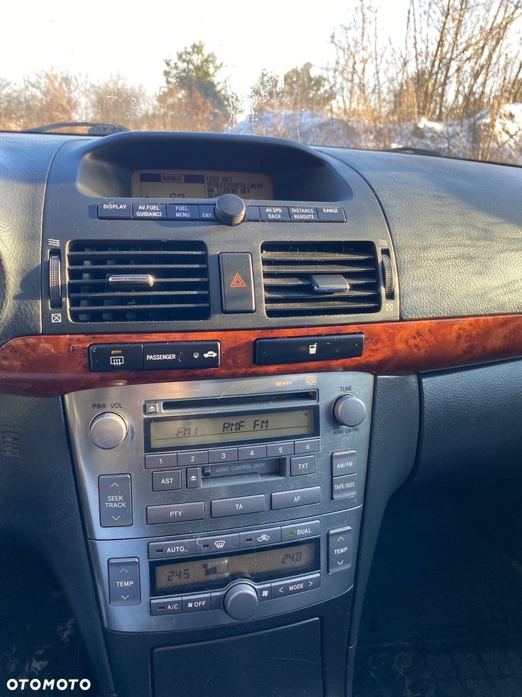 Toyota Avensis 1.8 VVT-i Luna - 11