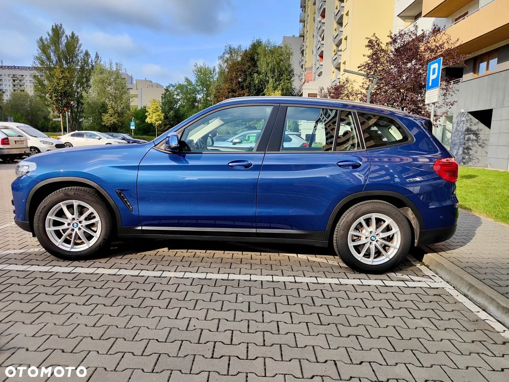 BMW X3 xDrive20i Advantage - 4