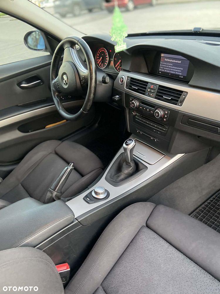 BMW Seria 3 318d - 5