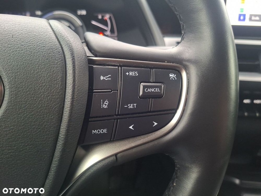 Lexus UX 250h GPF Business 2WD - 17