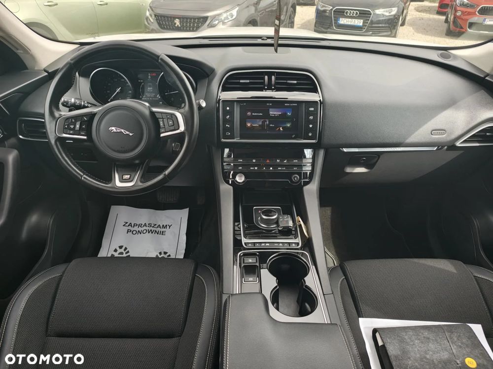 Jaguar F-Pace 2.0 i4D AWD R-Sport - 13