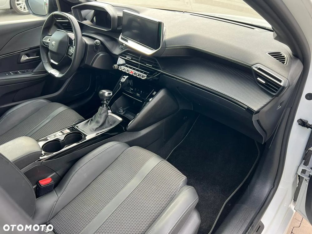 Peugeot 208 PureTech 100 GT - 13