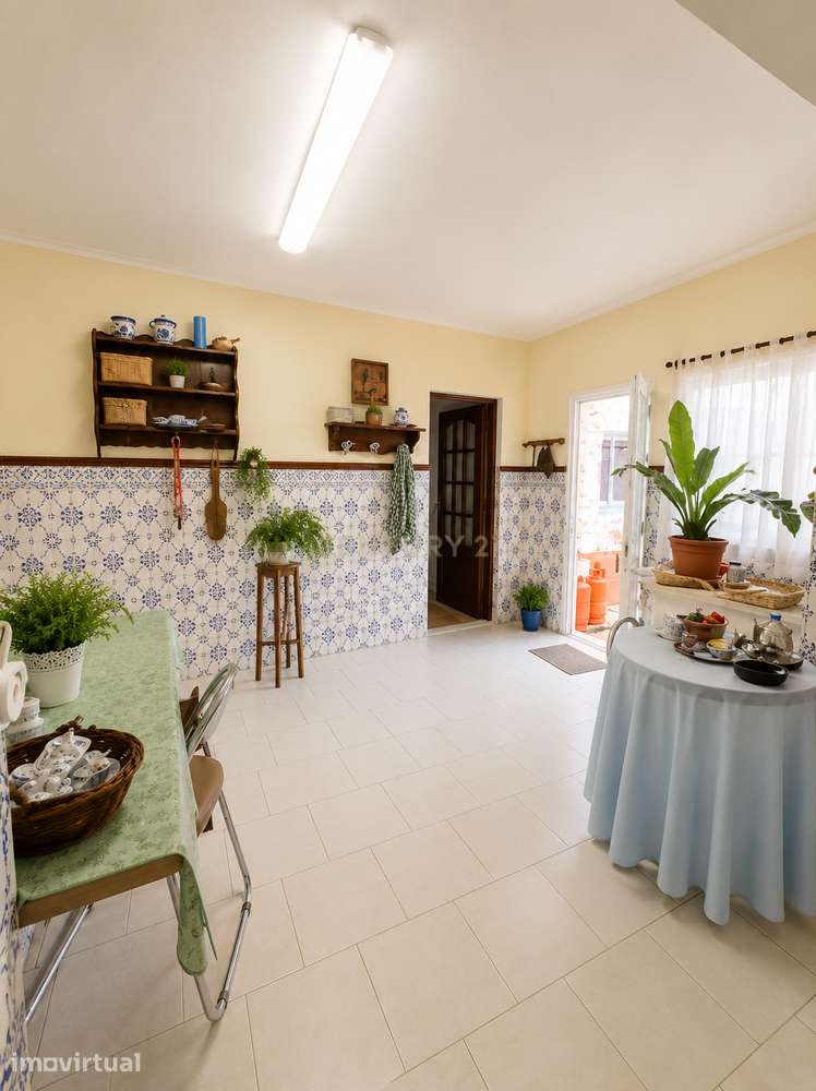 Moradia térrea com jardim e sótão amplo, no Campo, Caldas da Rainha – - Grande imagem: 4/21