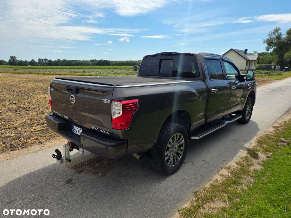 Nissan Titan - 6