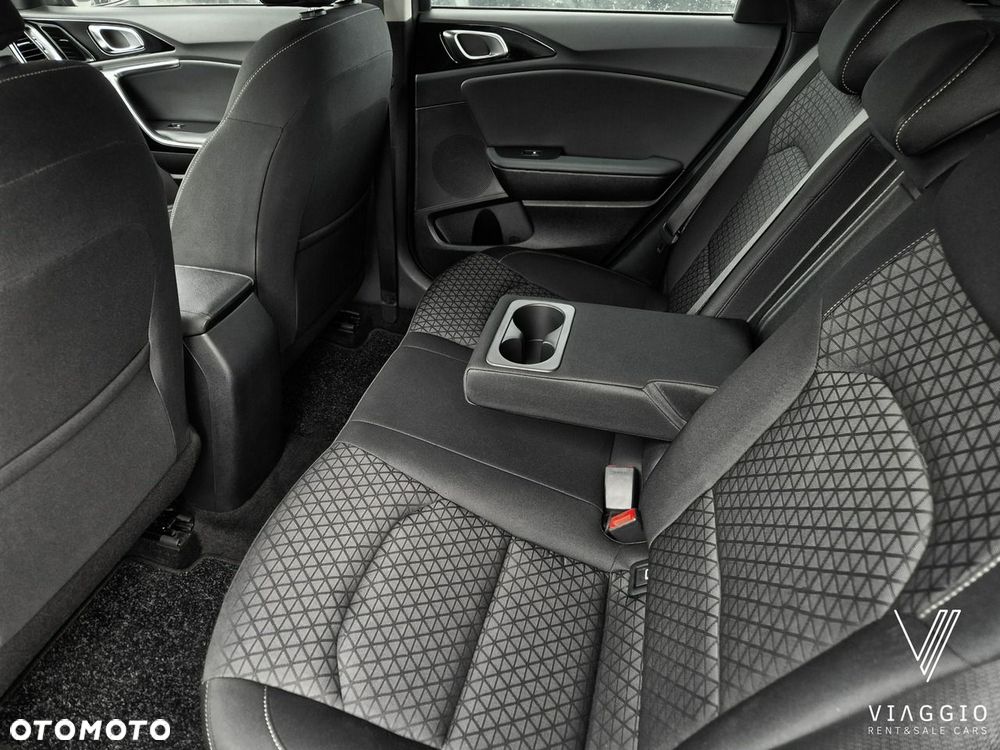 Kia Ceed - 24