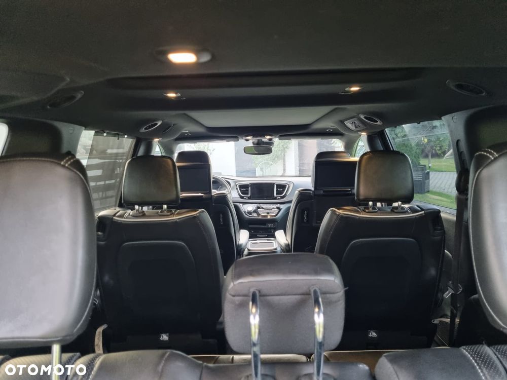 Chrysler Pacifica - 19