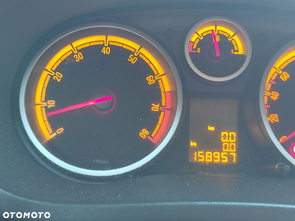 Opel Corsa 1.2 16V Cosmo - 9