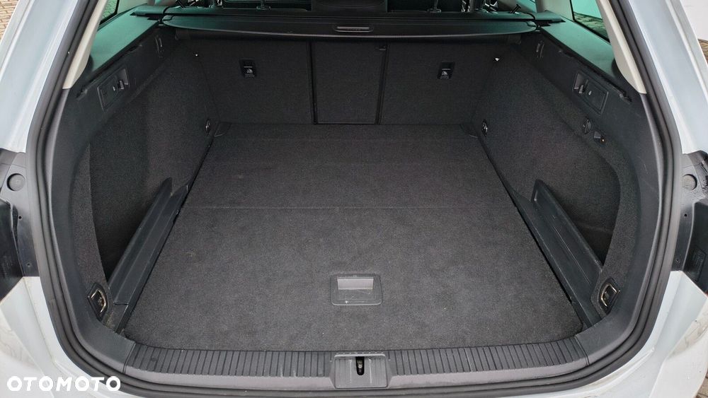 Volkswagen Passat Alltrack - 12