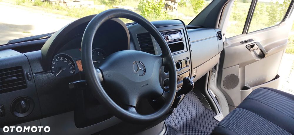 Mercedes-Benz Sprinter - 15
