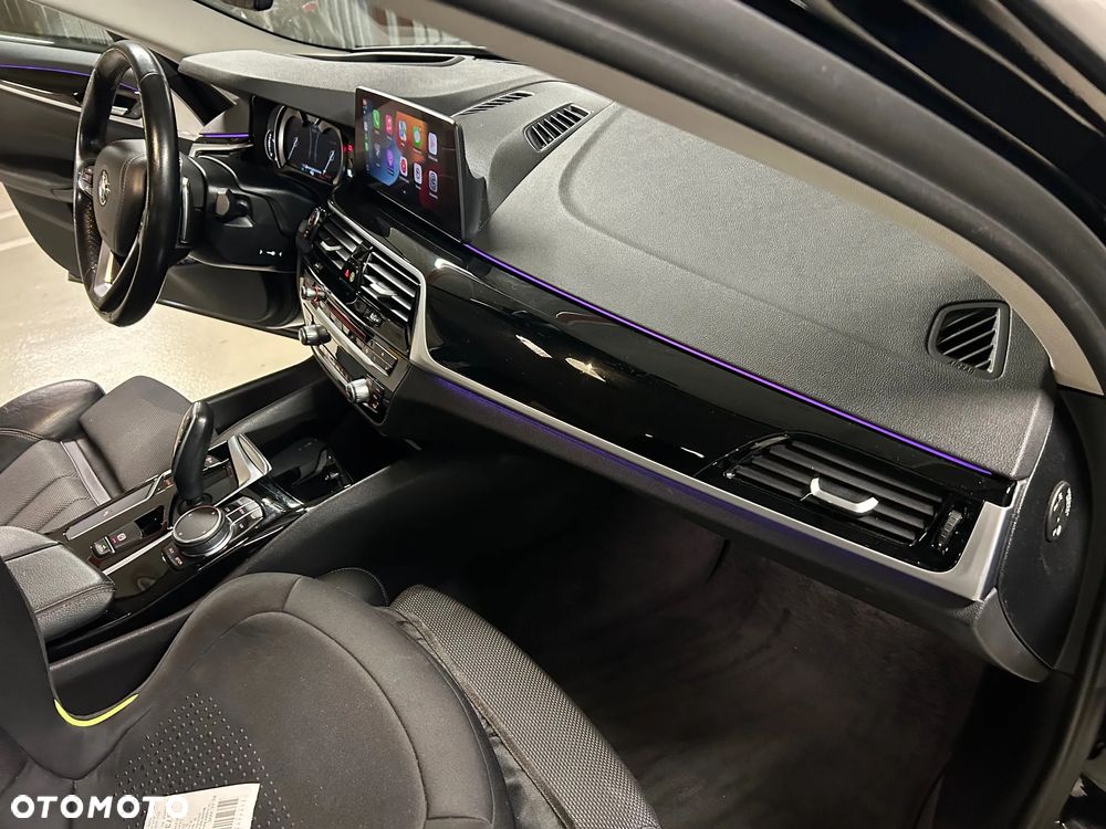 BMW Seria 5 520d xDrive Sport Line sport - 14