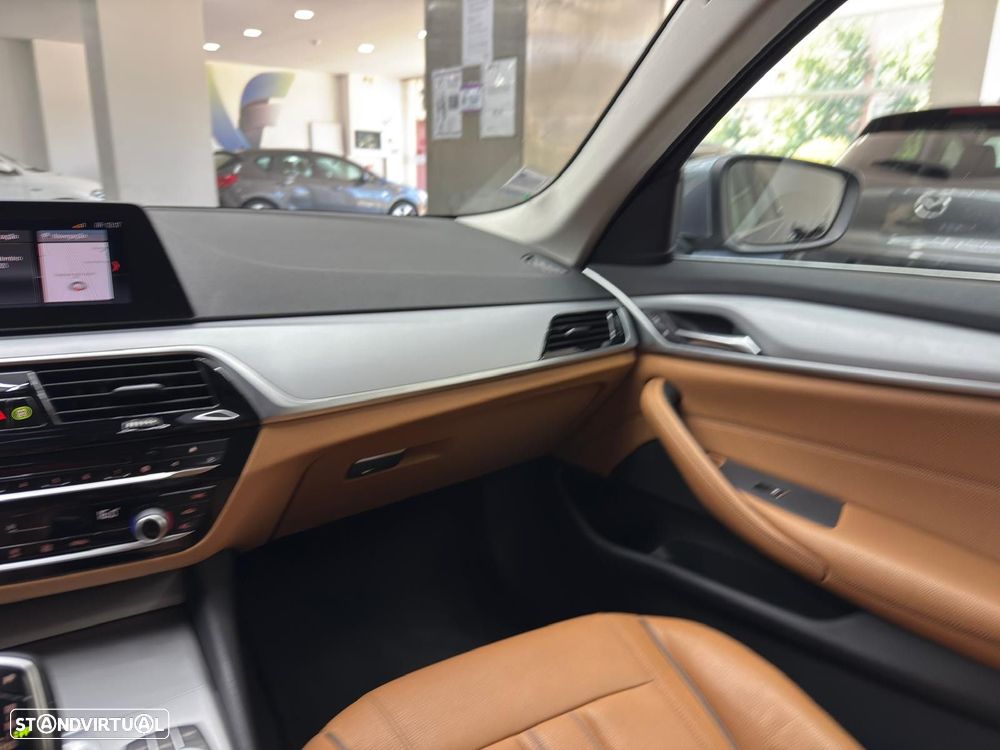 BMW 520 d Line Luxury Auto - 33