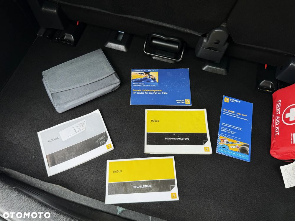 Renault Modus 1.6 16V ESP Privilege - 9