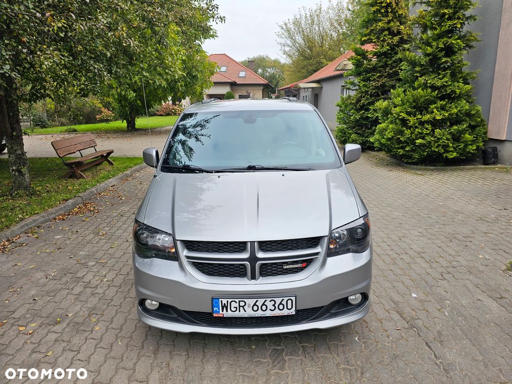 Dodge Grand Caravan - 2
