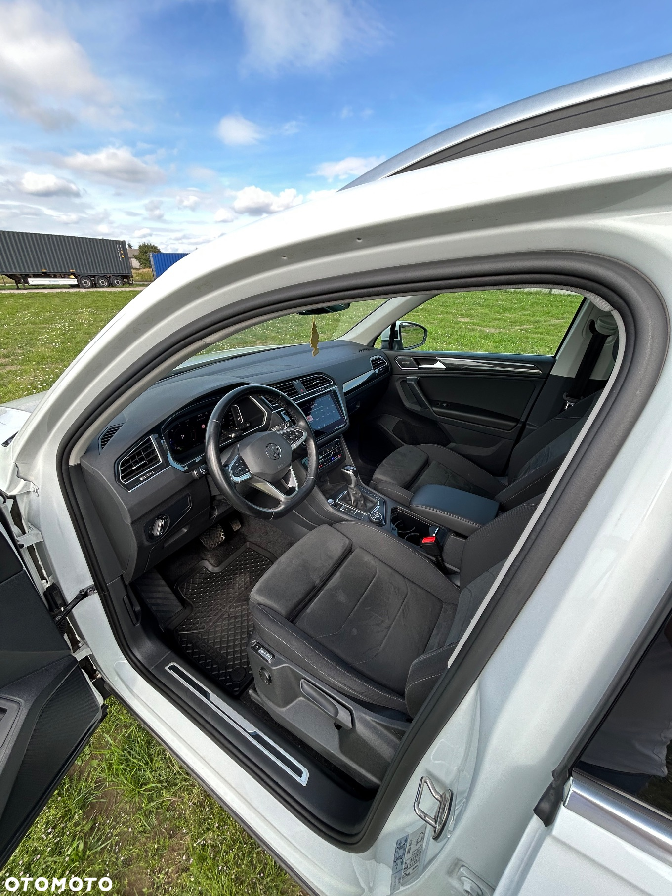 Volkswagen Tiguan 2.0 TDI SCR 4MOTION DSG Elegance - 9