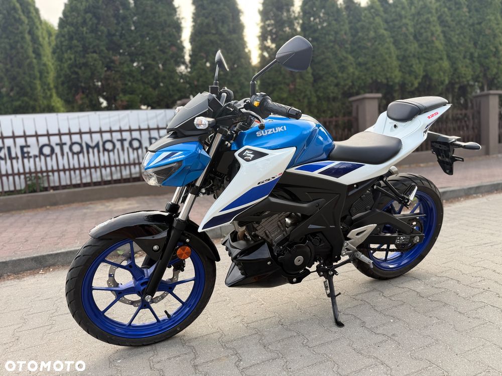 Suzuki GSX - 22