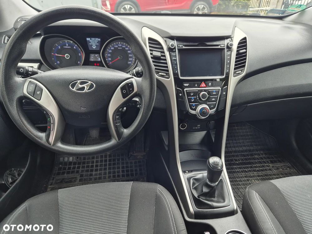 Hyundai i30 1.6 CRDi Fifa World Cup Edition - 8
