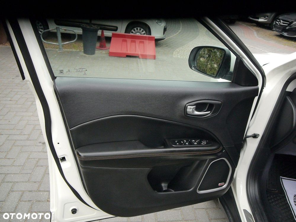 Jeep Compass 2.0 MultiJet Active Drive Automatik Limited - 37