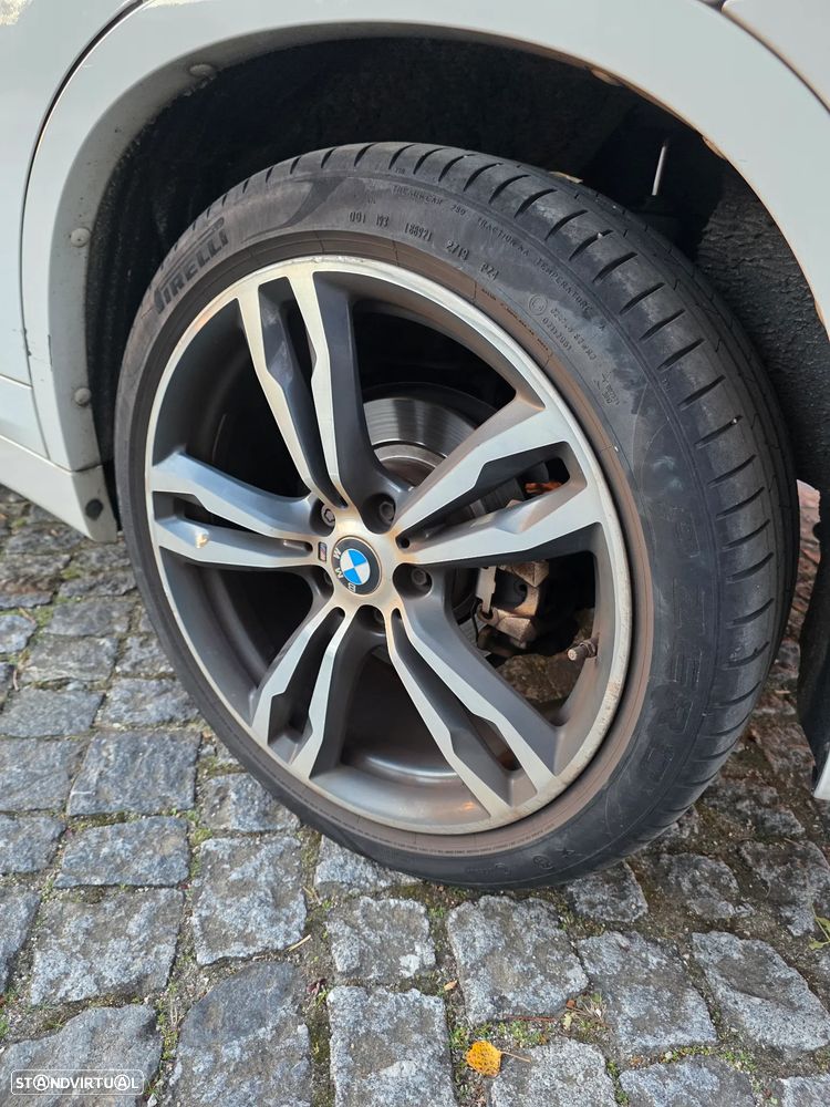 BMW X1 18 d sDrive Auto Pack M - 6