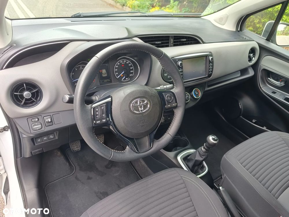 Toyota Yaris 1.5 Premium - 6