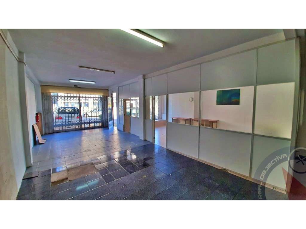 Espaço Versátil para Comércio, Serviços ou Habitação - Grande imagem: 2/13