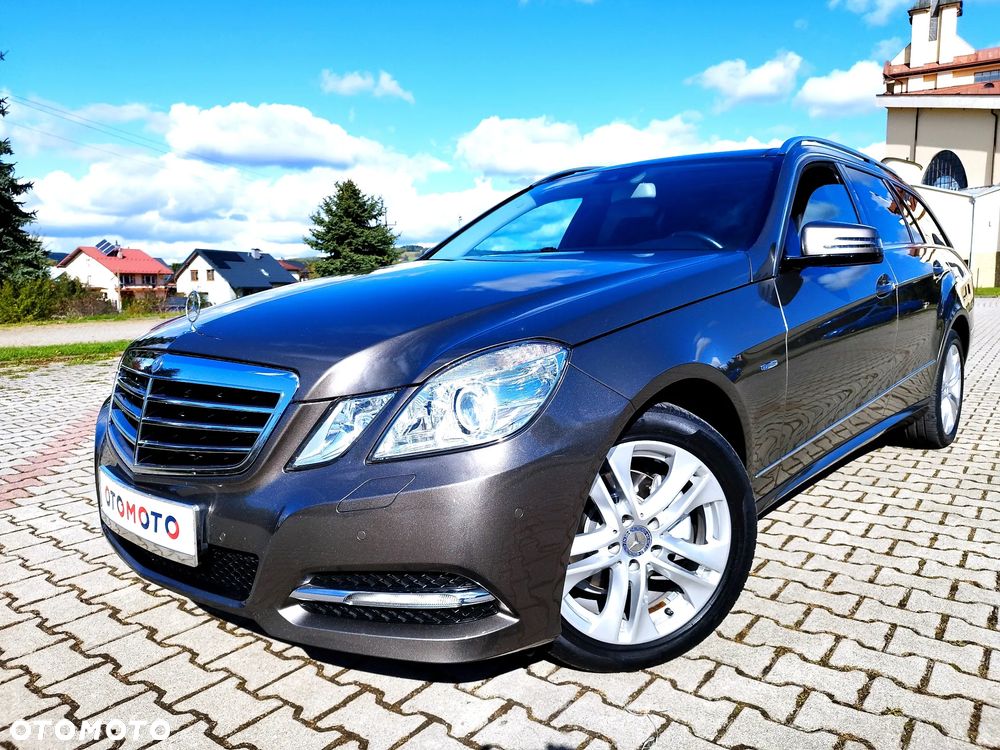 Mercedes-Benz Klasa E 200 CGI BlueEffICIENCY Avantgarde - 4