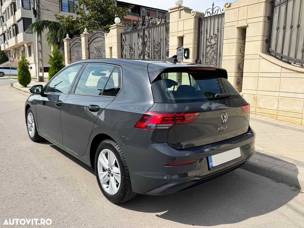 Volkswagen Golf - 1