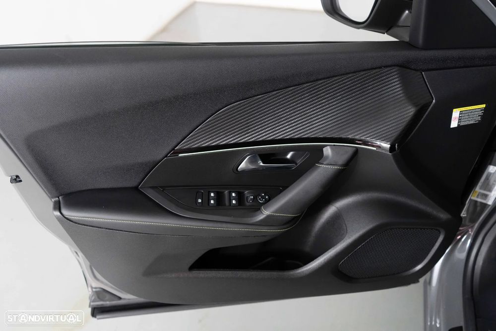 Peugeot 2008 1.2 PureTech GT Line EAT8 - 19