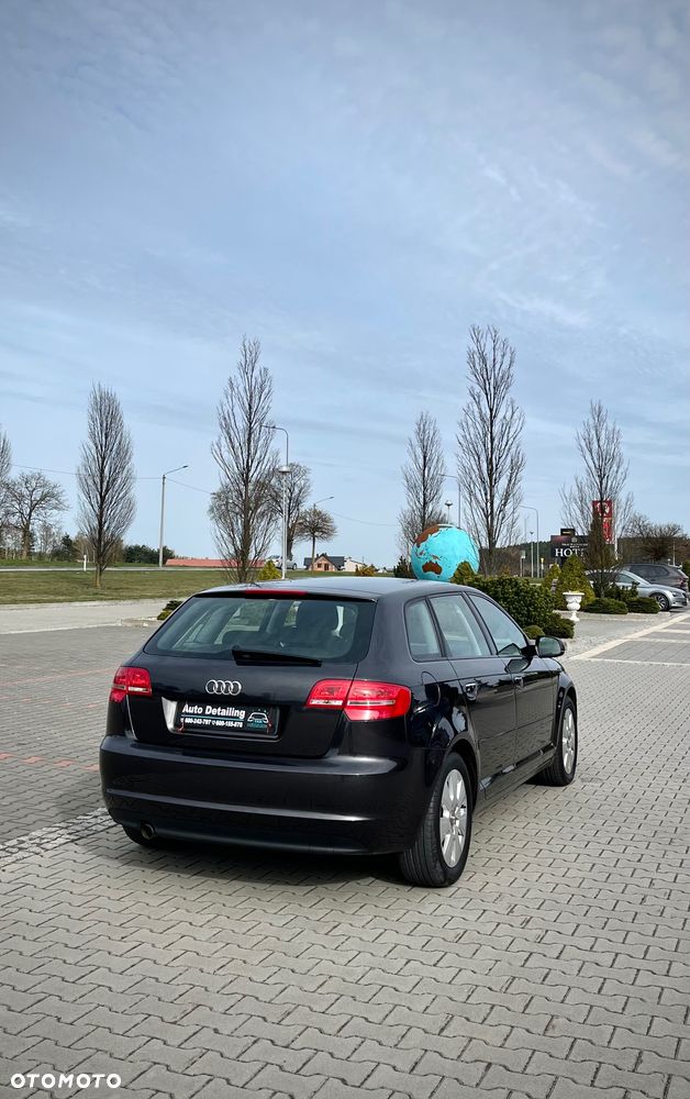 Audi A3 Sportback 1.6 TDI Attraction - 4