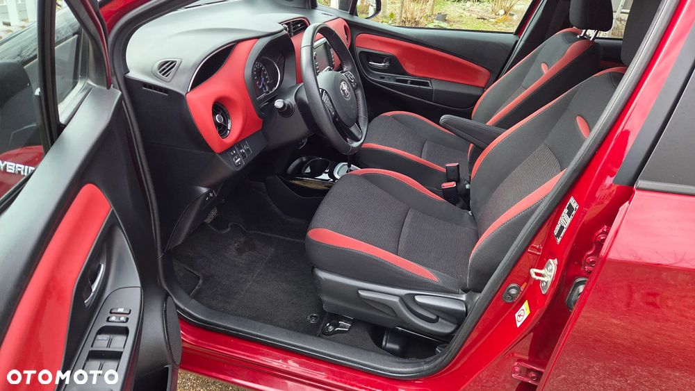 Toyota Yaris Hybrid 100 Selection Platinum - 9