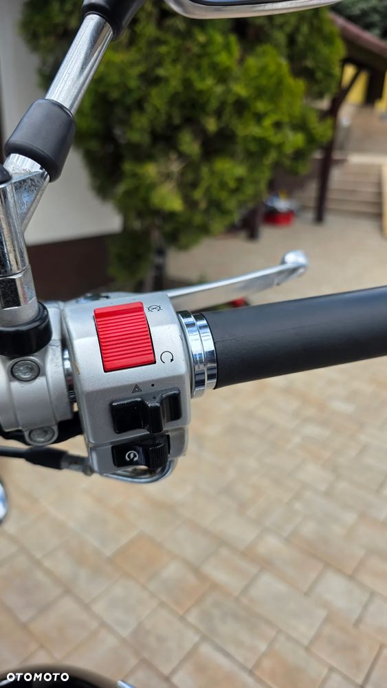 Suzuki Intruder - 15