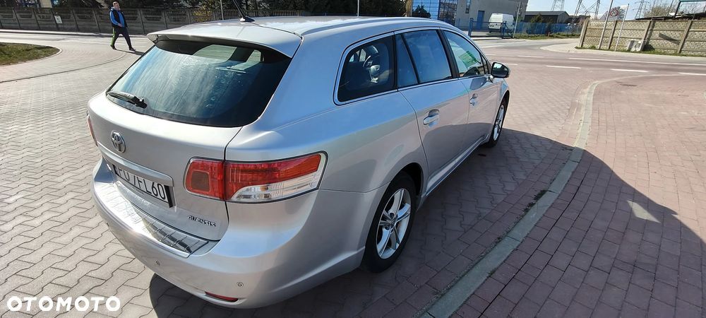 Toyota Avensis 2.0 Sol plus - 15
