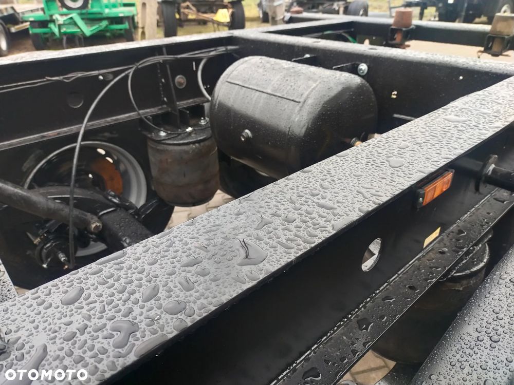 Krone Przyczep BDF 3 osie Gruba Solidna rama - 8